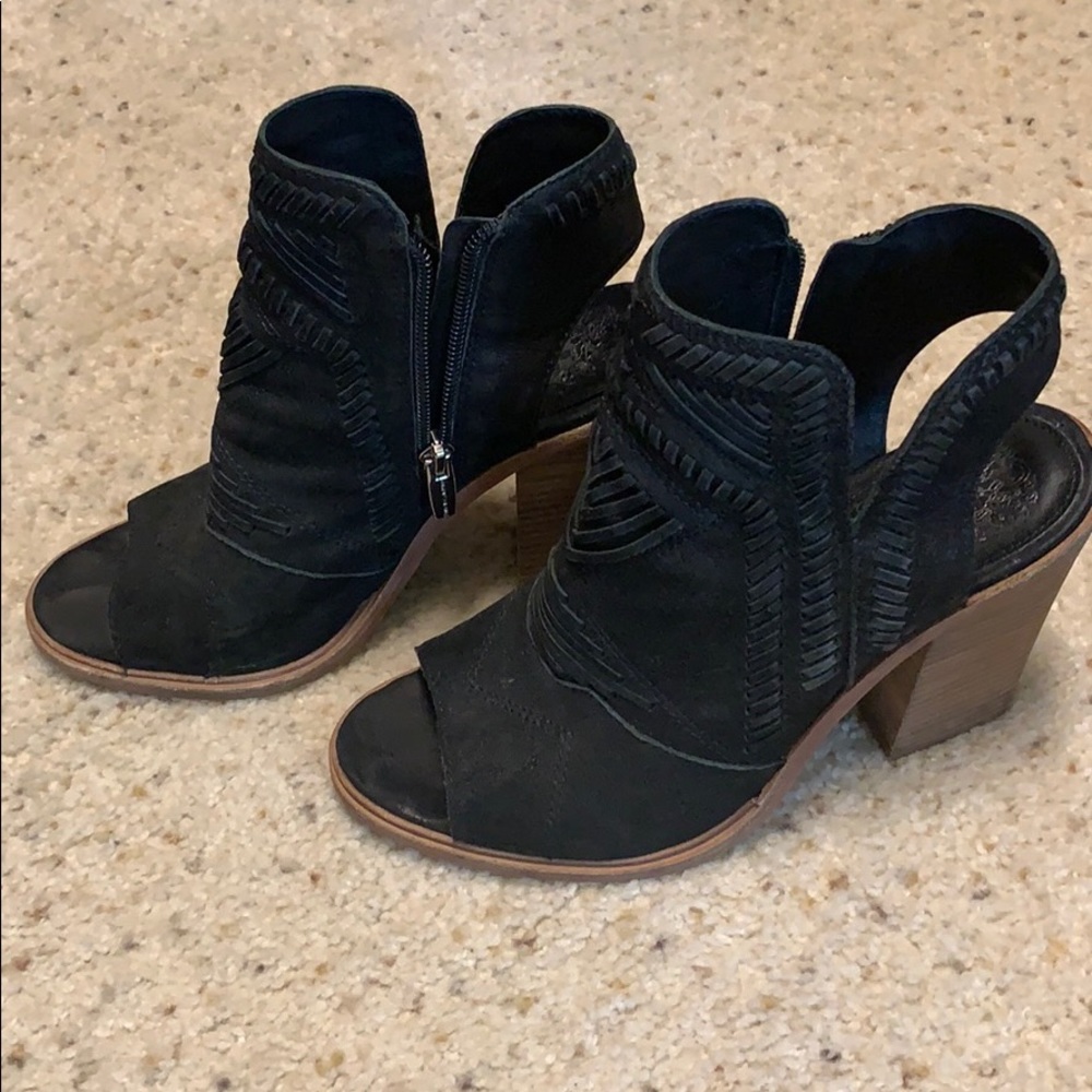 EUC Vince Camuto booties